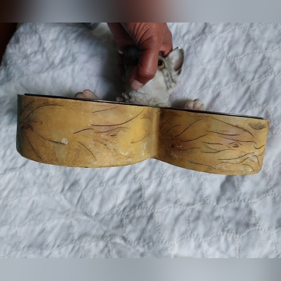 Vintage Kitten Feeding Station - Picture 6 of 11